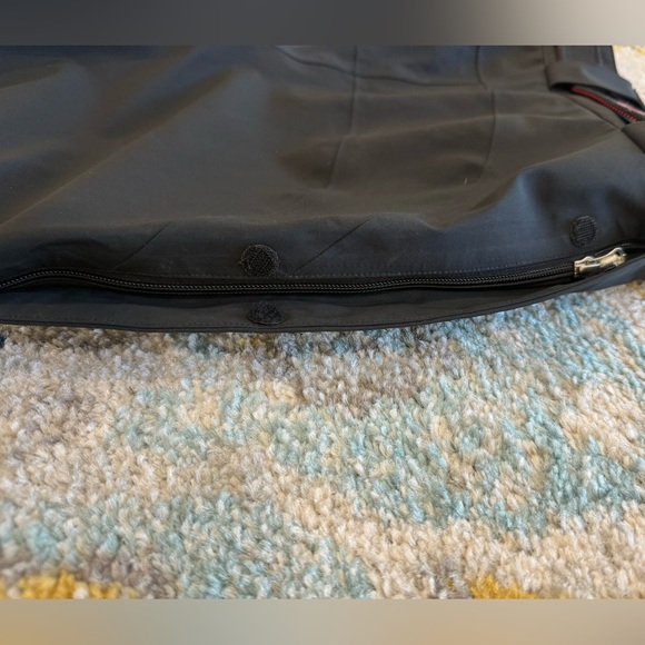 ARCTICA Woman's Medium Ski Pants w side zip for easy on and off. Black Like New. - Picture 7 of 7